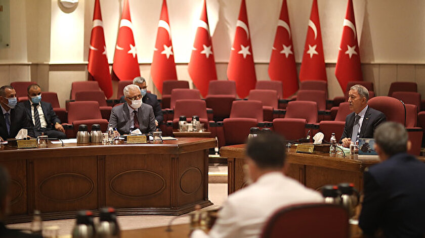 Milli Savunma Bakanı Hulusi Akar, Azerbaycan Savunma Bakan Yardımcısı ve Hava Kuvvetleri Komutanı Ramiz Tahirov ve beraberindeki heyeti Milli Savunma Bakanlığında kabul etti.