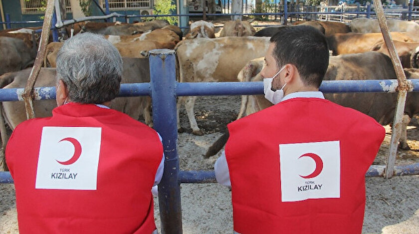 Kızılay, Kurban Bayramı'nda da yardımlarını sürdürüyor.