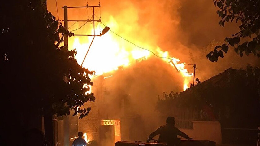 Bursa Kestel De Elektrik Kontagindan Cikan Yangin Uc Evi Kule Cevirdi