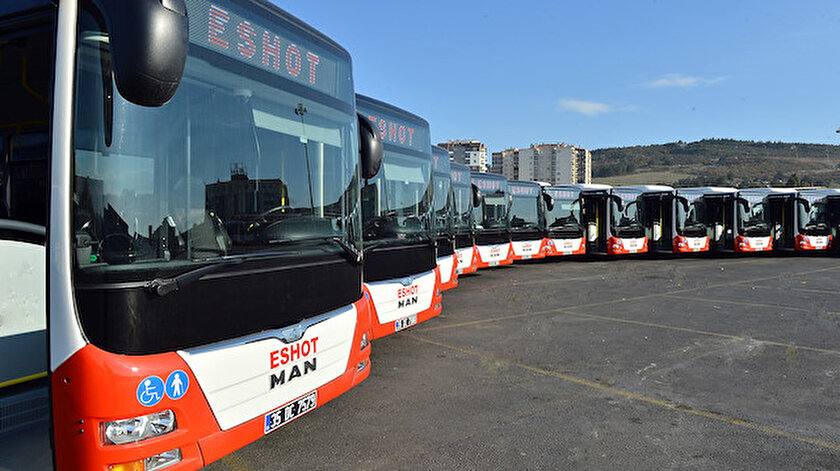 İzmir Belediyesi, toplu taşımadaki 90 dakikalık ücretsiz aktarmayı kaldırmayı planlıyor.