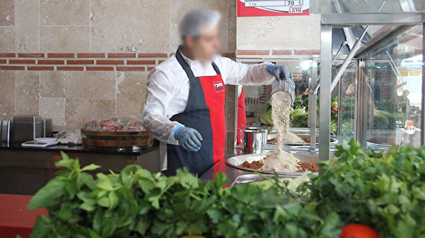 Bu Kadarina Da Pes Karantinadan Kacip Cig Kofte Satarken Yakalandi