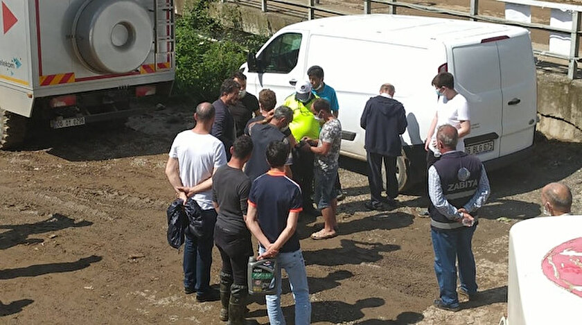 Son Dakika Giresun Haberleri Selde Bulduklari Findik Cuvalini Yagmalamaya Calisirken Yakalandilar
