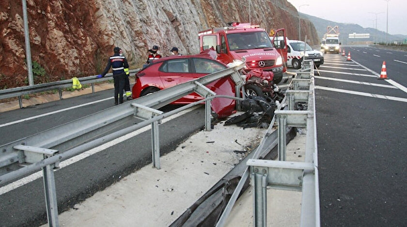 Gebze Orhangazi Izmir Otoyolu Nda Feci Kaza Kiz Kardesleri Olum Ayirdi