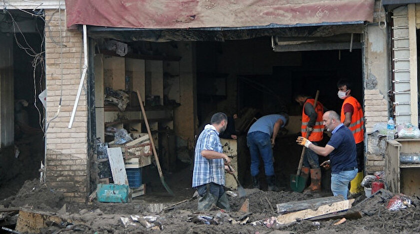 Giresun Da Sel Felaketi Kuyumcu Camur Icinde Altinlarini Aradi Alacak Defterini Temizleme Telasina Dustu