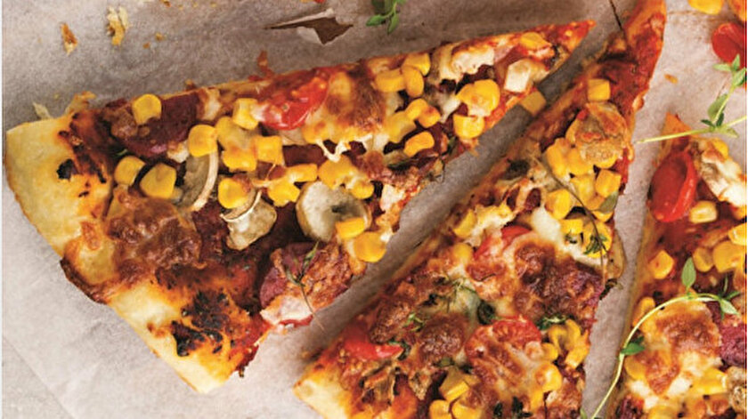 Pizza tarifi: Evde pizza malzemeleri, pişirme süresi ve yapılışı