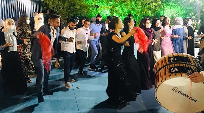 Diyarbakir Haberleri Diyarbakir Da Dugunlerde Koronavirus Tedbirleri Hice Sayilarak Kol Kola Halay Cekildi