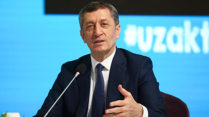 Milli Eğitim Bakanı Ziya Selçuk.