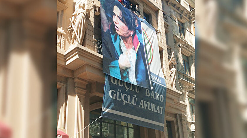 Baro Terorun Arka Bahcesi Olamaz Ebru Timtik In Dev Posterini Asan Istanbul Barosu Na Tepki Yagiyor