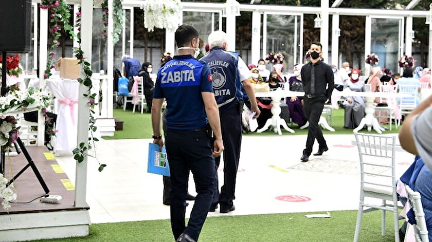 Koronavirüs salgını nedeniyle düğün alanlarındaki denetimler de aralıksız sürüyor.