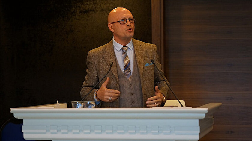 Erol Mütercimler özür diledi.