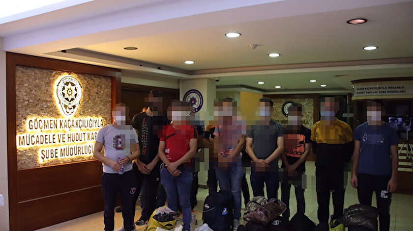 İstanbulda göçmen kaçakçılığı operasyonunda yakalanan kişiler tutuklandı