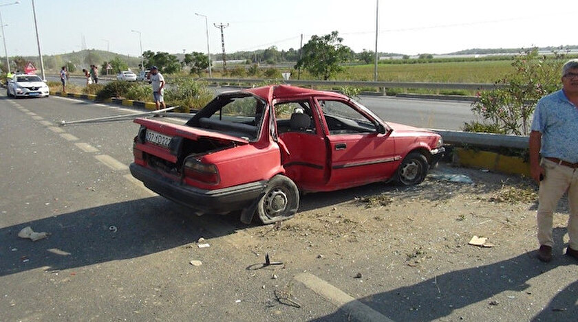 Antalya Da Feci Kaza Hurda Olan Haractan Burnu Bile Kanamadan Cikti