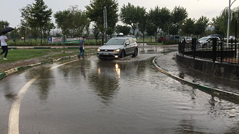 Bursa Hava Durumu Bursa Da Etkili Olan Sel Hayati Felc Etti