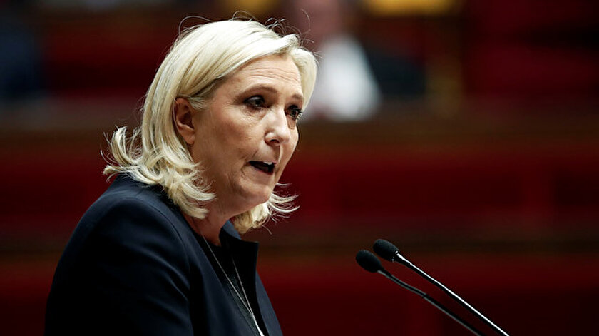 macron un rakibi asiri sagci le pen