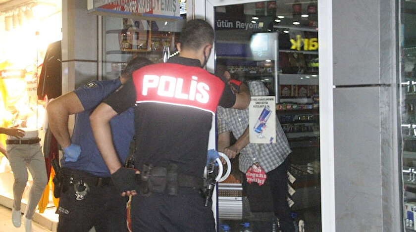 Polis, hemen sağlık ekiplerine bildirerek ambulans istedi.