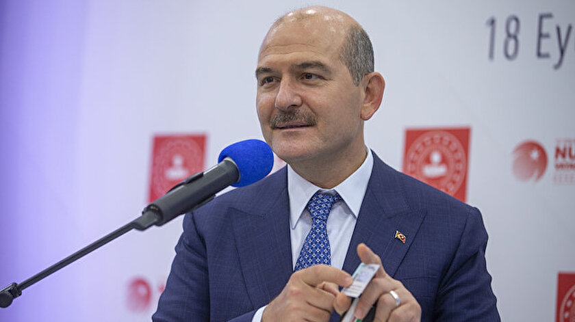 İçişleri Bakanı Süleyman Soylu, ehliyetlerin kimlik kartlarına yüklenmesi projesini anlattı.