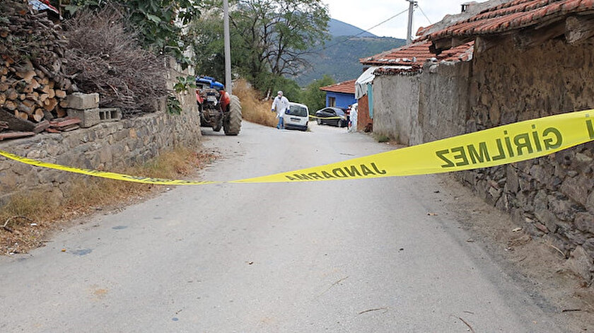 Bursa Haberleri Annesini Ve Babasini Doven Kardesini Olduren Abla Tutuklandi
