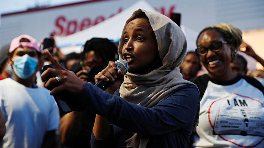 Trump'ın, Somali asıllı Omar'ı hedef alan söylemleri ABD medyasında büyük yer tutuyor.