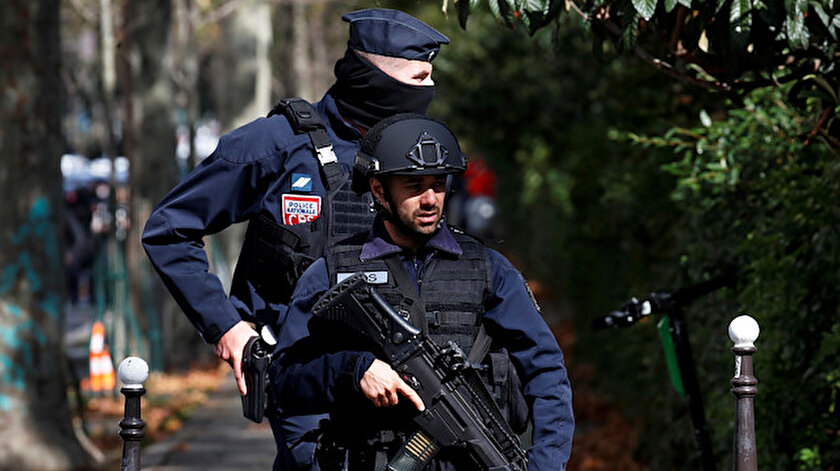 paris te charlie hebdo nun eski binasi