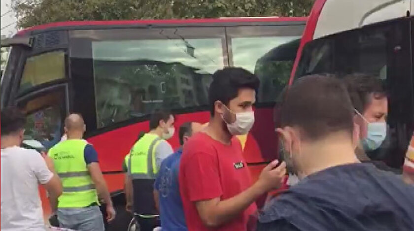 İstanbulda korkutan kaza: Lalelide tramvay otobüsle çarpıştı