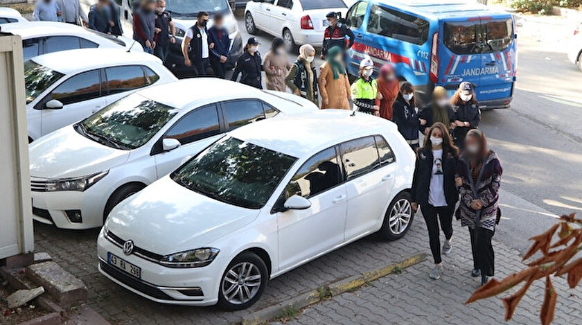 Kütahyada hücre evlerine eş zamanlı operasyon: 11 zanlı tutuklandı