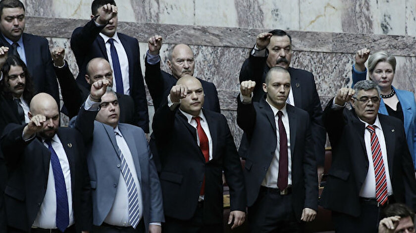 Yunanistanda terör örgütü ilan edilen Altın Şafak Partisinin yöneticilerine hapis cezası