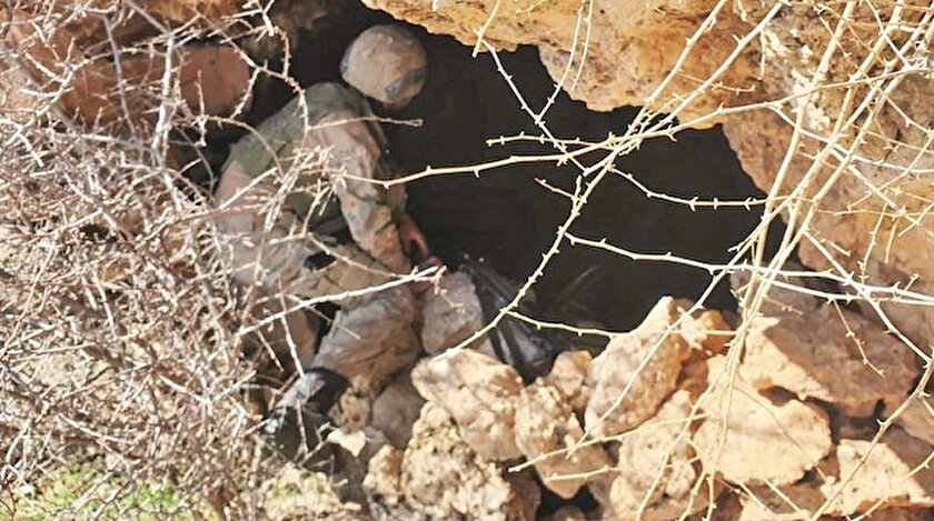 Hava harekatından sonra mağaranın farklı çıkış noktaları olabilme ihtimalini göz önünde bulunduran Jandarma personeli, geniş bir alanda arama tarama faaliyeti yürüttü.