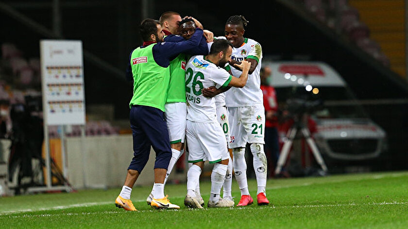 Galatasaray galibiyeti unuttu: Alanyaspor son dakikada kazandı