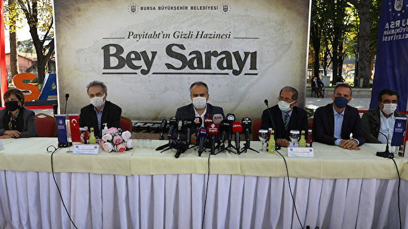 Bursa Büyükşehir Belediye Başkanı Alinur Aktaş ve Bilim Kurulu üyeleri.