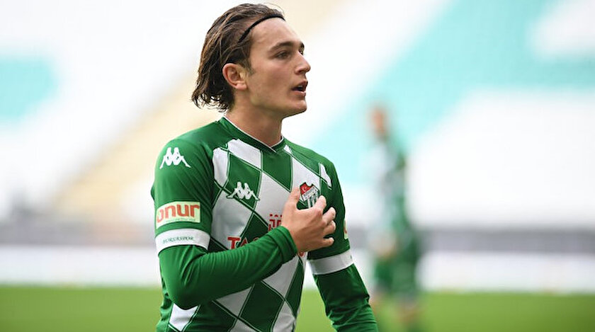 Ali Akman Bursaspor'u bu sezon sırtlayan futbolcuların başında geliyor.