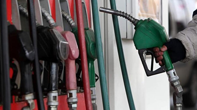 Benzin Ve Motorine Zam Gece Yarisindan Itibaren Gecerli Olacak