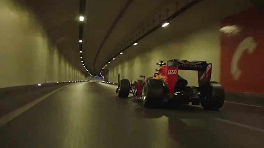 Formula araçları bir ilki gerçekleştirerek Avrasya Tüneli'nden Anadolu Yakası'na geçti.