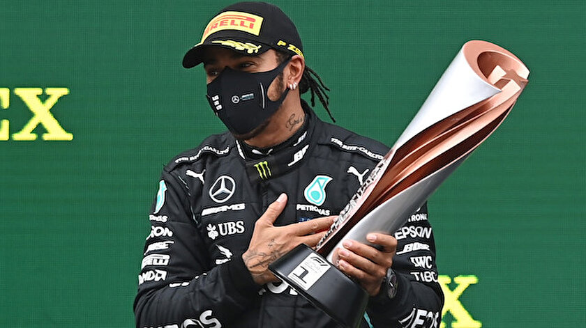 Türkiye Grand Prix'si hazırlanan özel kupa Hamilton'un oldu.