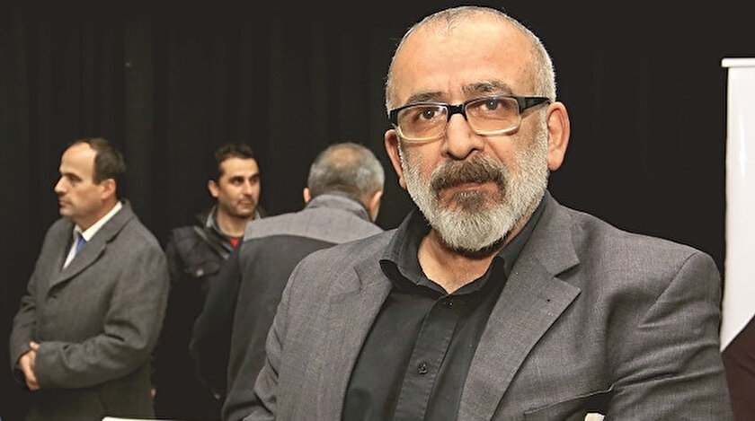 Akşam Gazetesi’nde köşe yazarlığına devam eden Kekeç, son yıllarda çalışmalarını roman üzerine yoğunlaştırmıştı.