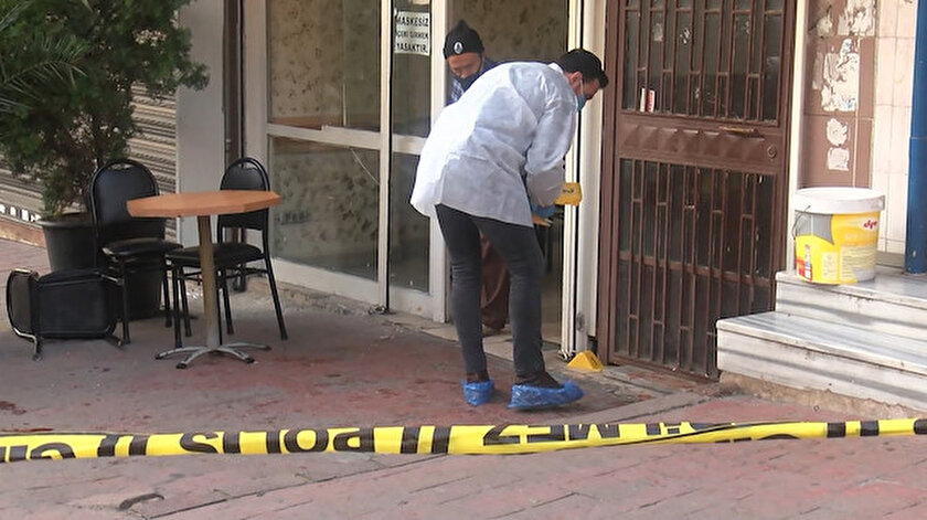 Olay yerine gelen polis ekipleri incelemede bulundu.