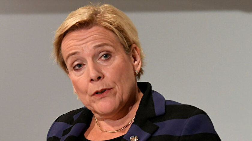 Ank Bijleveld