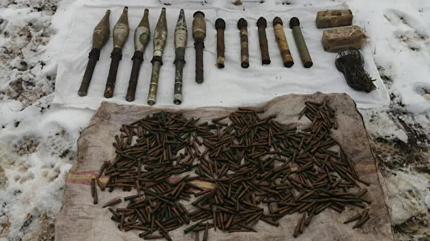 Hakkari'de terör örgütü PKK'ya ait patlayıcı, silah ve mühimmat ele geçirildi.