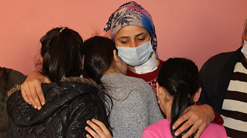 Manisa Da Korkunc Olay Bosanmak Istedi Cocuklarinin Gozu Onunde Bogazi Kesildi