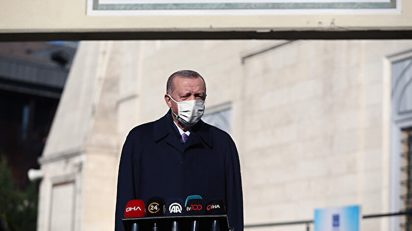 Cumhurbaşkanı Erdoğan, cuma namazını Hz. Ali Camisi'nde kıldı.