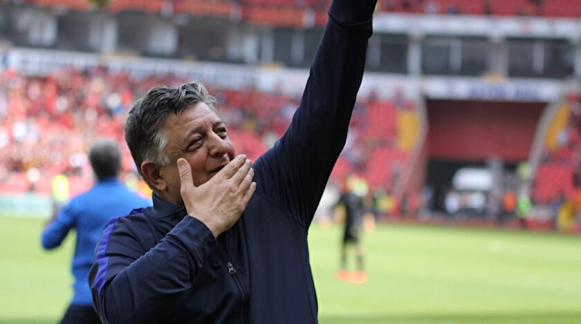 Yılmaz Vural son olarak Akhisarspor'da görev almıştı.