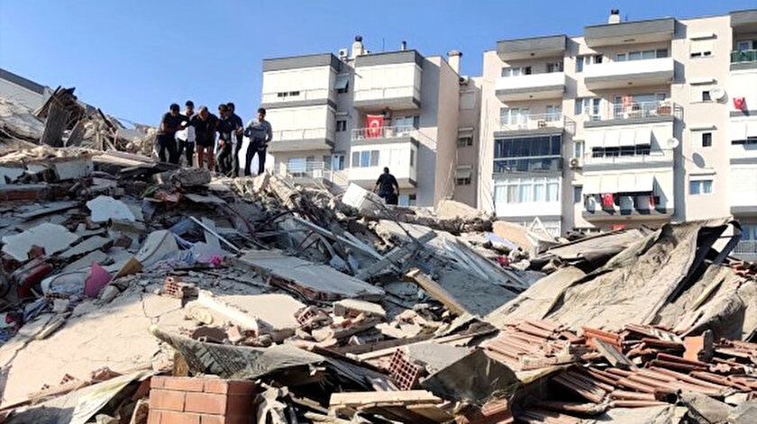İzmir'de 30 Ekim'de 6.6 büyüklüğünde deprem meydana geldi.
