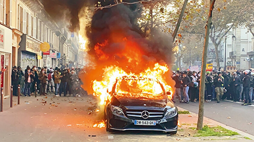 Paris’i yakan öfke: Fransada Merkez Bankası mı yakıldı?
