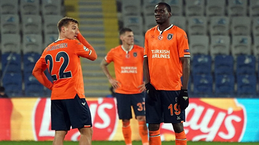 Başakşehir 3 gol attığı maçta son dakikada yediği golle yıkıldı.