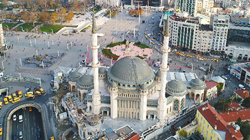 Iste Taksim Camii Tum Heybetiyle Ortaya Cikti Yeni Safak