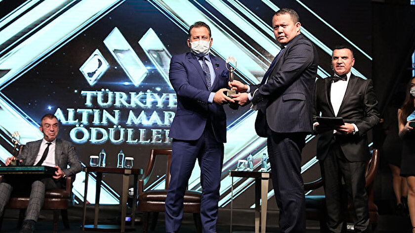 Kiğılı, “Yılın Giyim Markası”, “Yılın Reklam Filmi” ve “Yılın CEO’su” ödüllerini aldı.