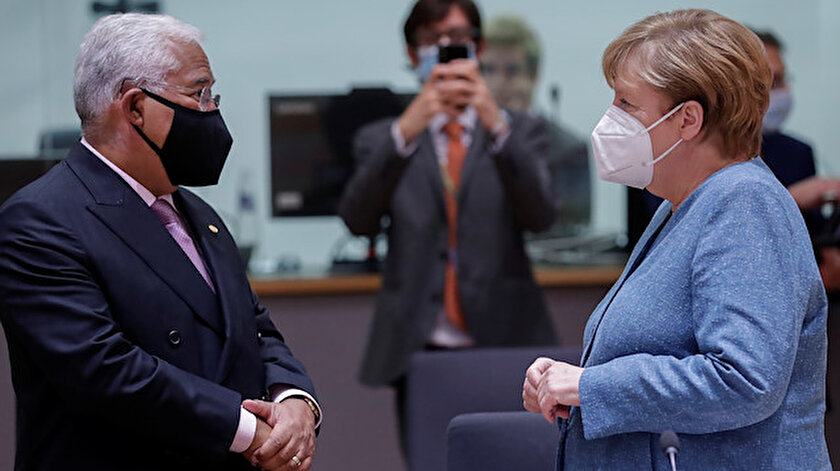Merkel AB dönem başkanlığını Portekiz Başbakanı Costaya devretti