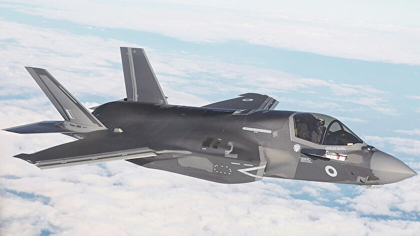 Bloomberg’in haberine göre ABD Savunma Bakanlığı (Pentagon), Lockeed Martin’in ana yükleniciliğinde geliştirilen beşinci nesil savaş uçağı F-35’lerin “tam oranlı seri üretim programını” süresiz olarak erteledi.