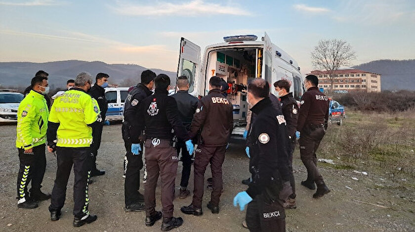 Çayda bulunan cesedin yakınlarında kırık cep telefonu da bulundu.