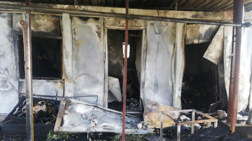 Odun sobasından çıkan yangın evi kül etti