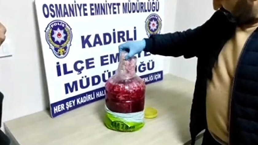Kadirli İlçe Emniyet Müdürlüğü ekiplerinin ele geçirdiği uyuşturucular.